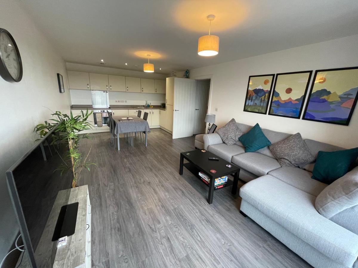 Balcony Marina Apartment With City Skyline Views - Free Secure Parking Manchester Esterno foto