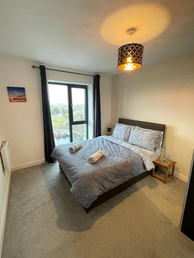 Balcony Marina Apartment With City Skyline Views - Free Secure Parking Manchester Esterno foto