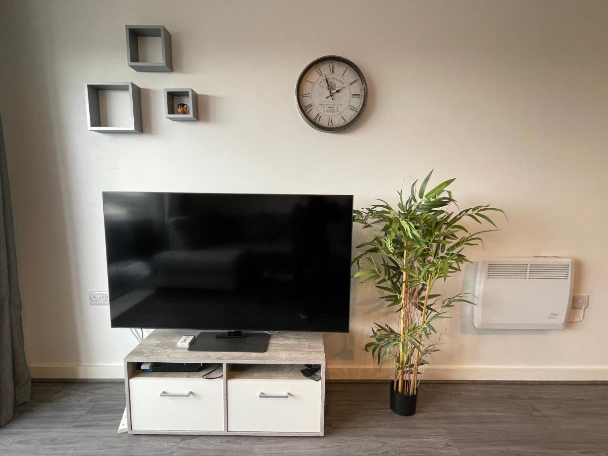 Balcony Marina Apartment With City Skyline Views - Free Secure Parking Manchester Esterno foto