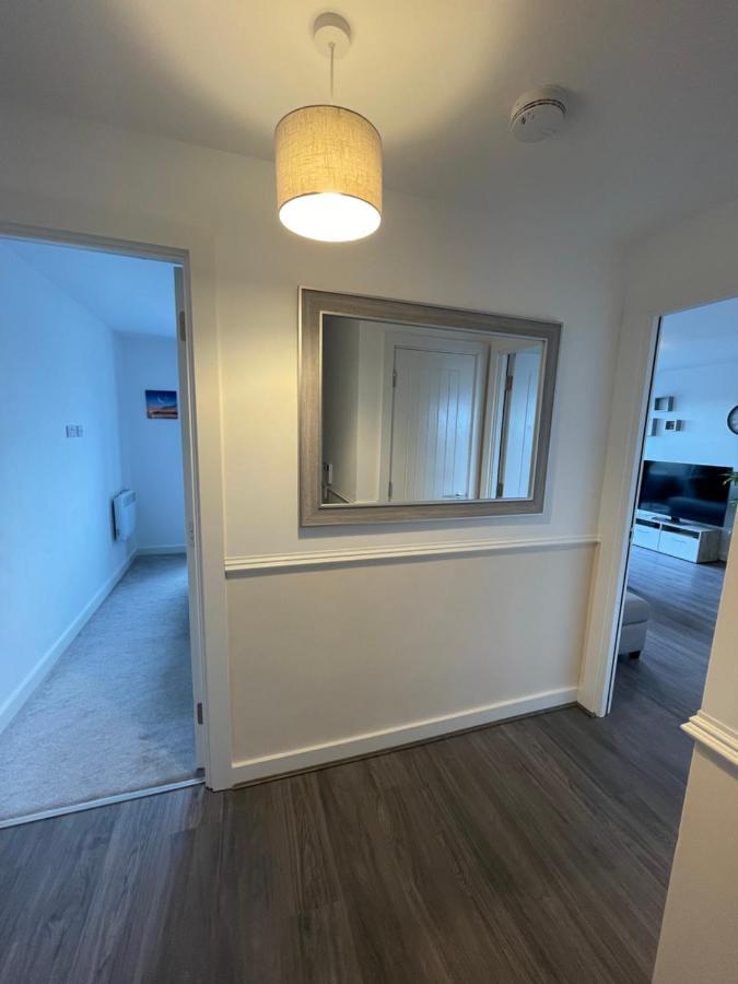 Balcony Marina Apartment With City Skyline Views - Free Secure Parking Manchester Esterno foto